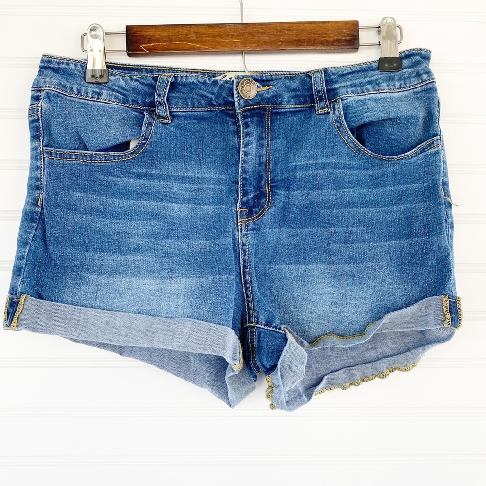 Paris Blues jean shorts Size 9 - Picture 1 of 9
